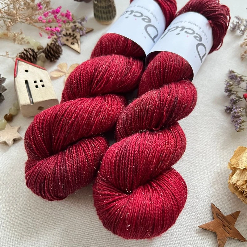 "Starlit Ruby" - 100g Merino sw/Nylon/Zlatá stellina 400m