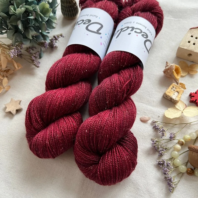 "Ruby" - 100g Merino sw/Nylon/Zlatá stellina 400m