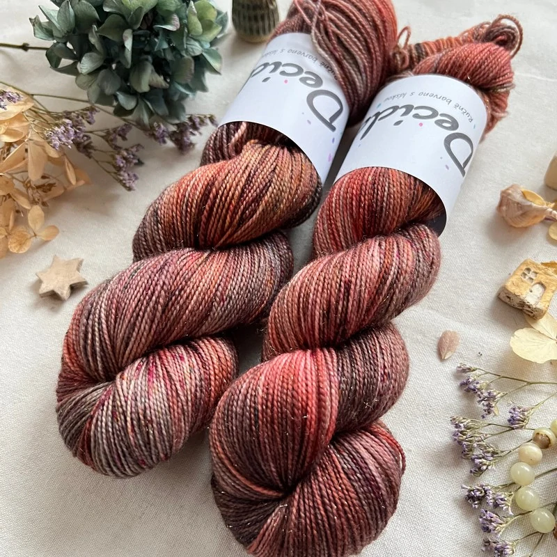 "Mahogany" - 100g Merino sw/Nylon/Zlatá stellina 400m