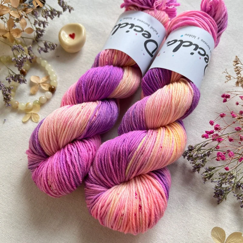 "Petal Reverie" -  extra MERINO sw 210m