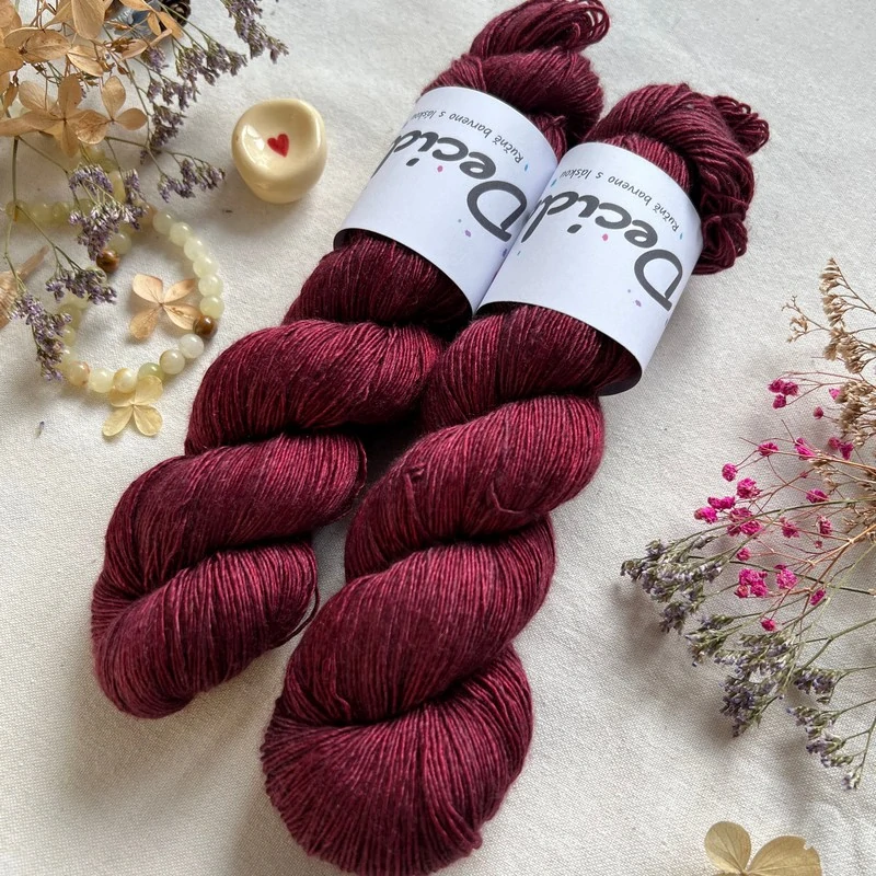 "Dark Cherry" merino/hedvábí 70/30 400m jednonitka 