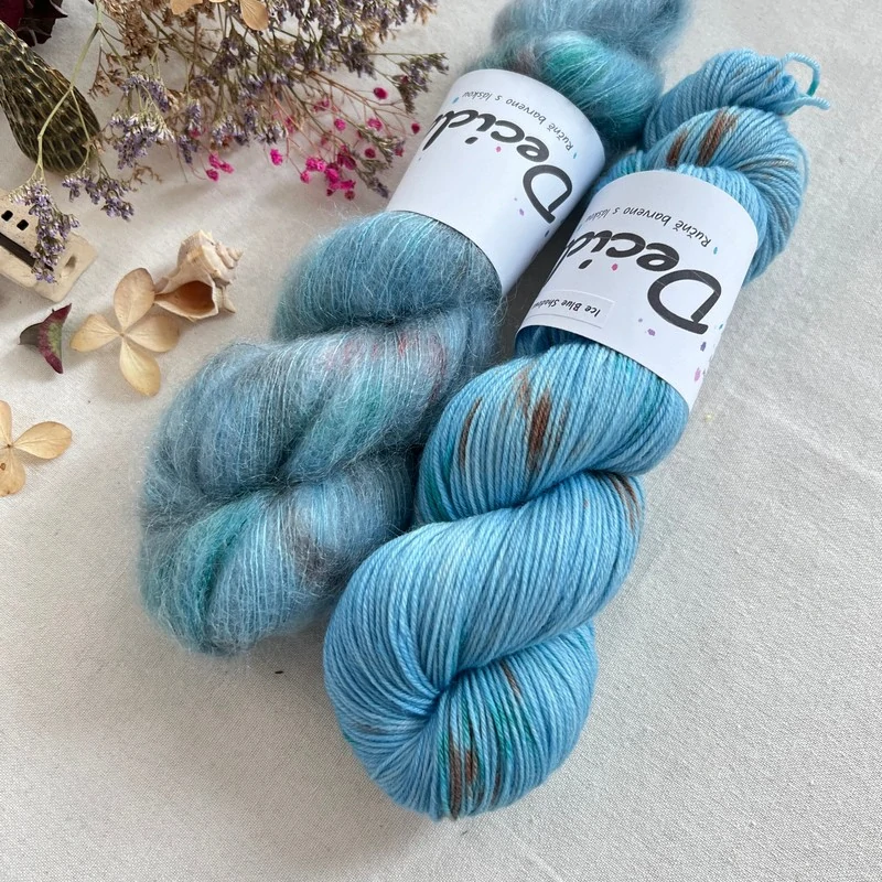 "Ice Blue Shadows 2"- 75% superkid mohér/25%hedvábí 420m/50g