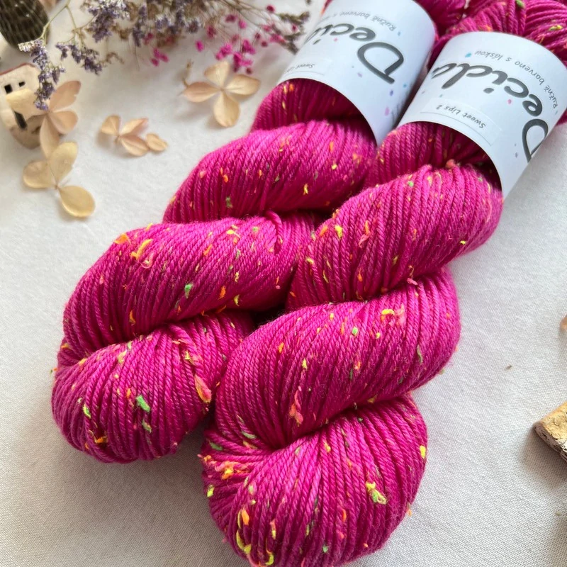 "Sweet Lips 2" Donegal DK - 85% merino a 15% donegal nopky 212m
