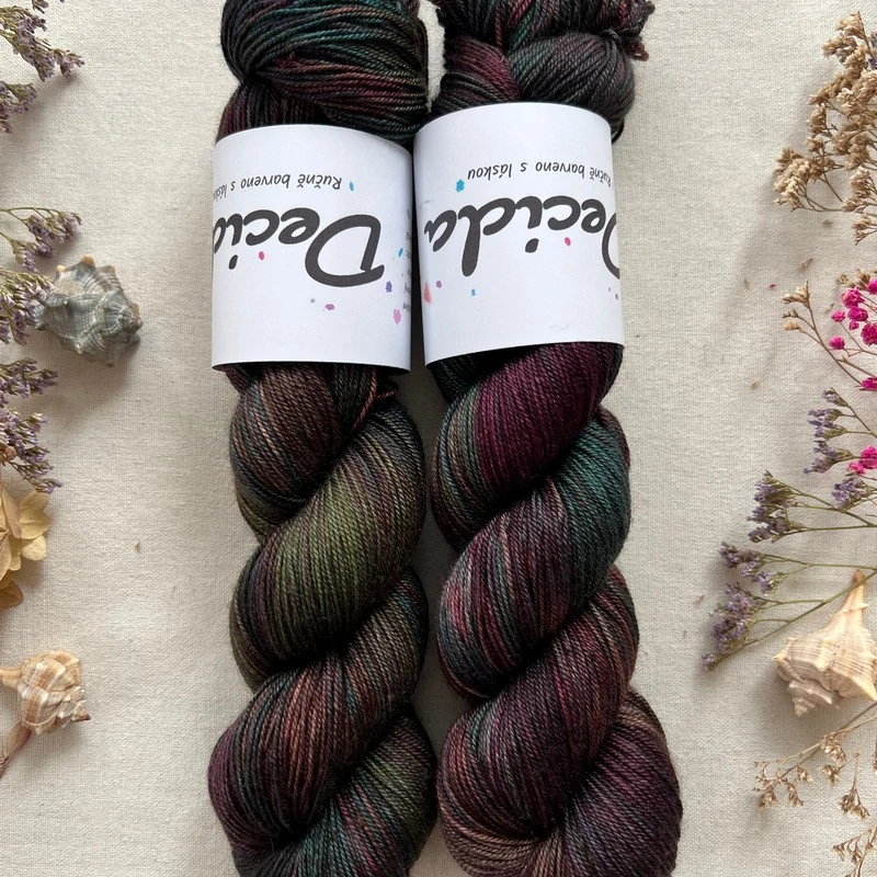 "Mystický les" -  60% merino sw 20% hedvábí 20% yak 366m