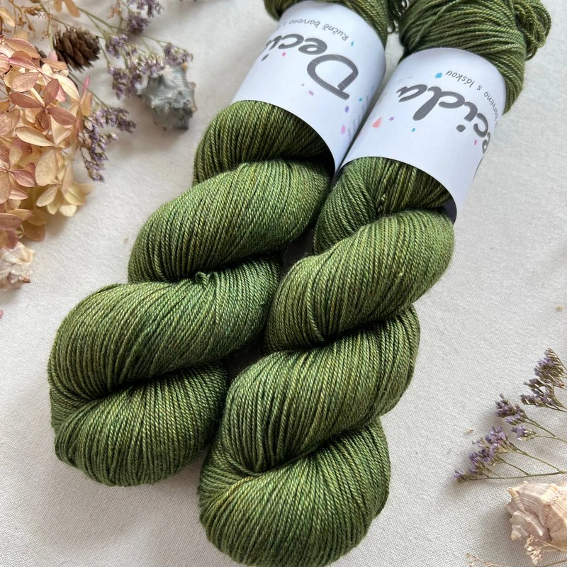 "Šepot v mechu" -  60% merino sw 20% hedvábí 20% yak 366m