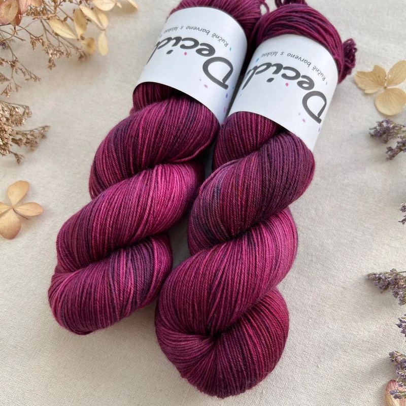 "Tajemná pivoňka" Super soft Merino sw/polyamid High Twist 400m/100g