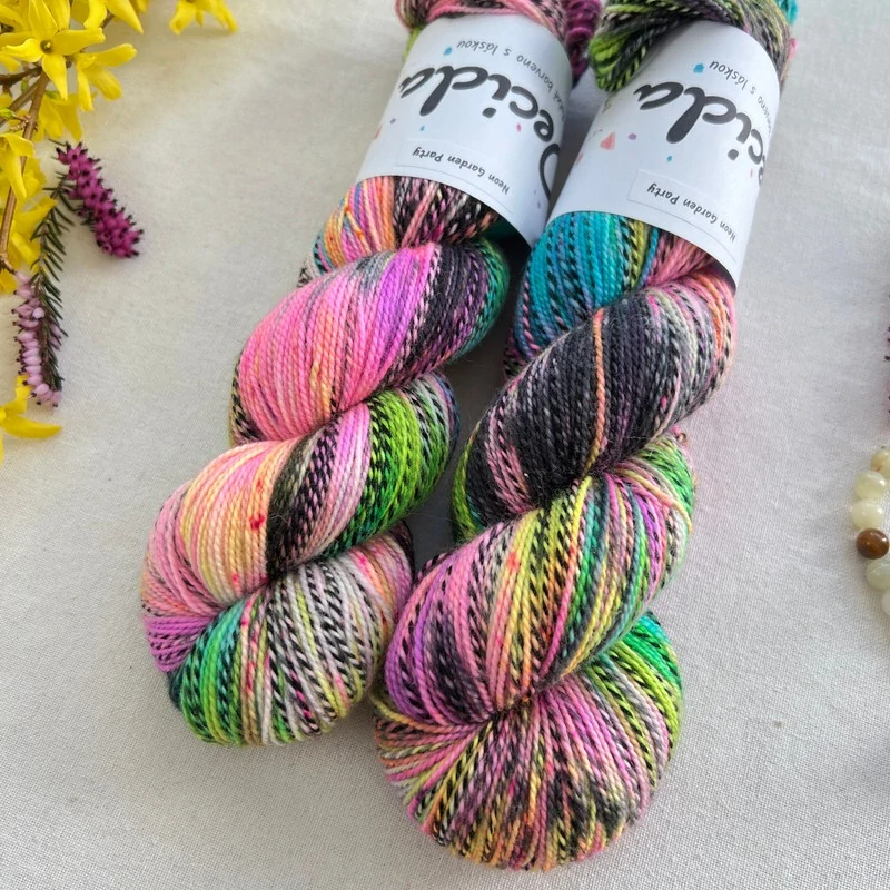 "Neon Garden Party" - ZEBRA Merino sw/nylon 365m