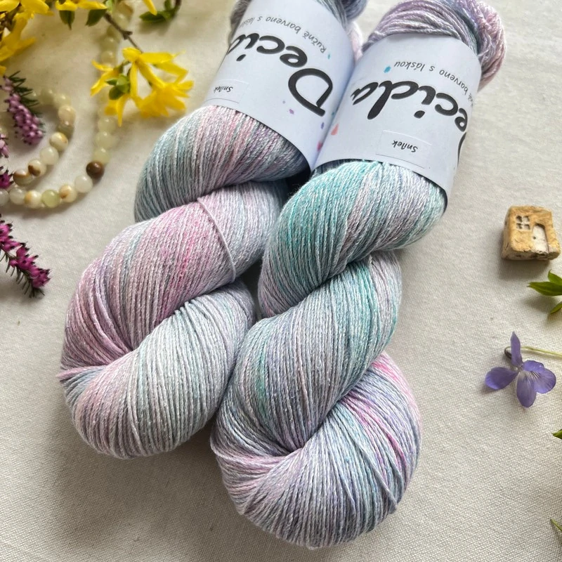 "Snílek" - 53% bambusová viskóza 47% buretové hedvábí 460m/100g