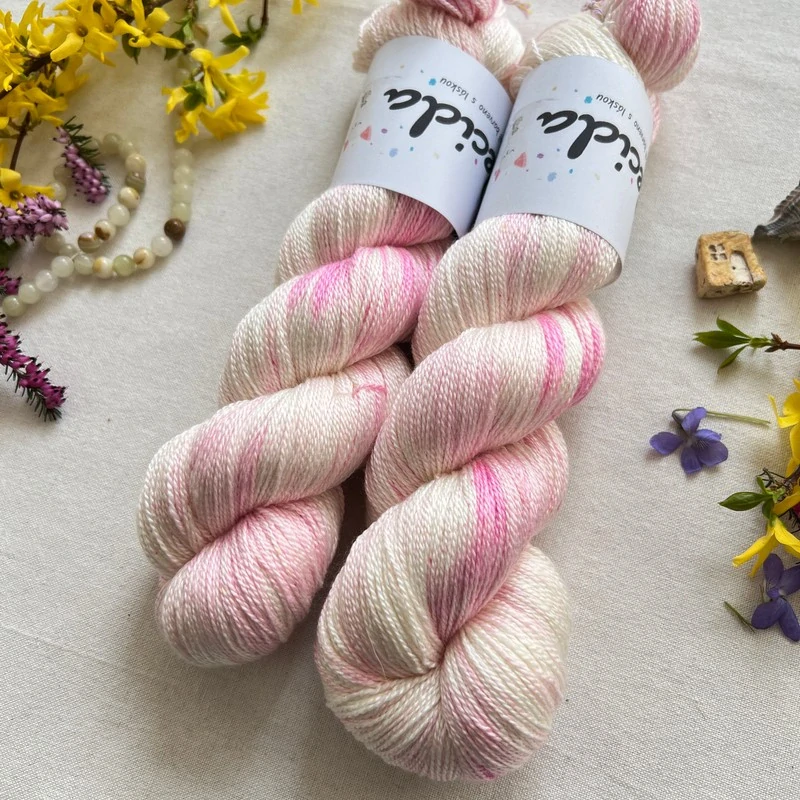 "Milk Blush" merino/hedvábí 50/50 600m 