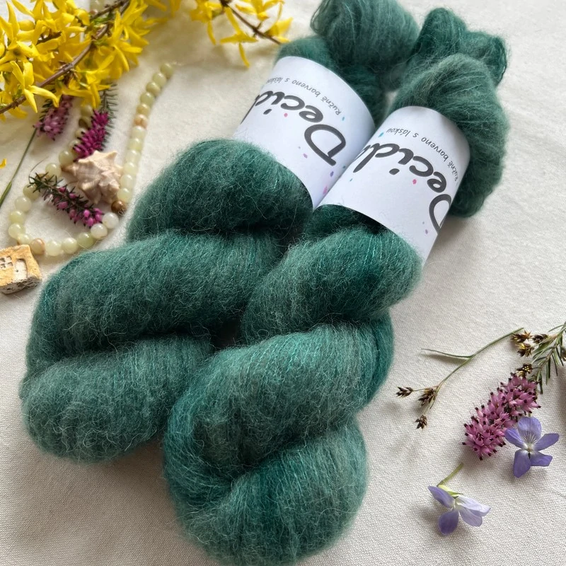 "Forest Veil" -  42%  baby alpaka 13% merino 10 % yak 35% hedvábí 400m/50g