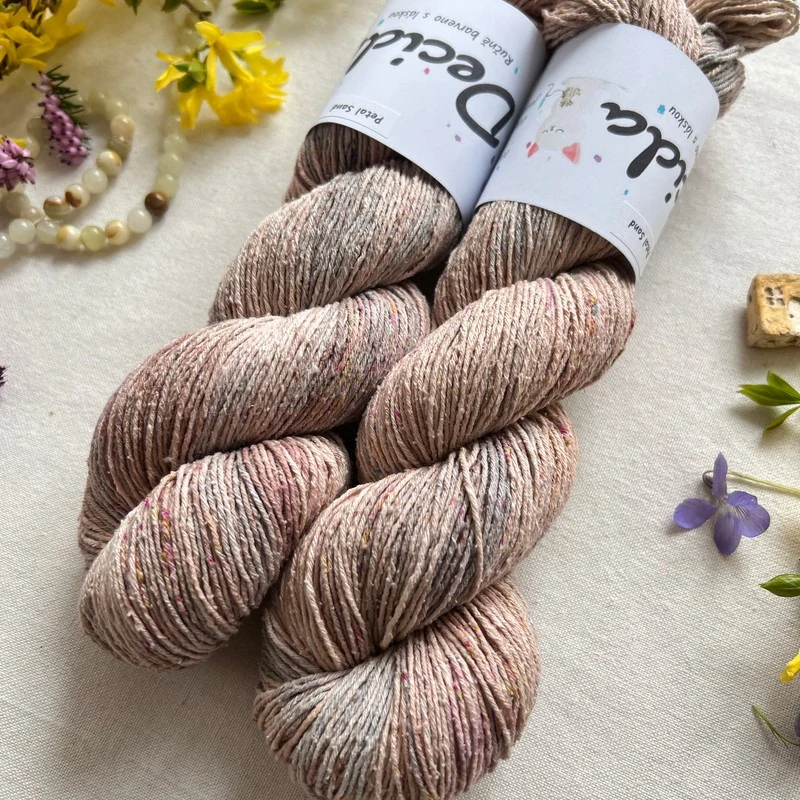 "Petal Sand" - Buretové hedvábí 300m/100g