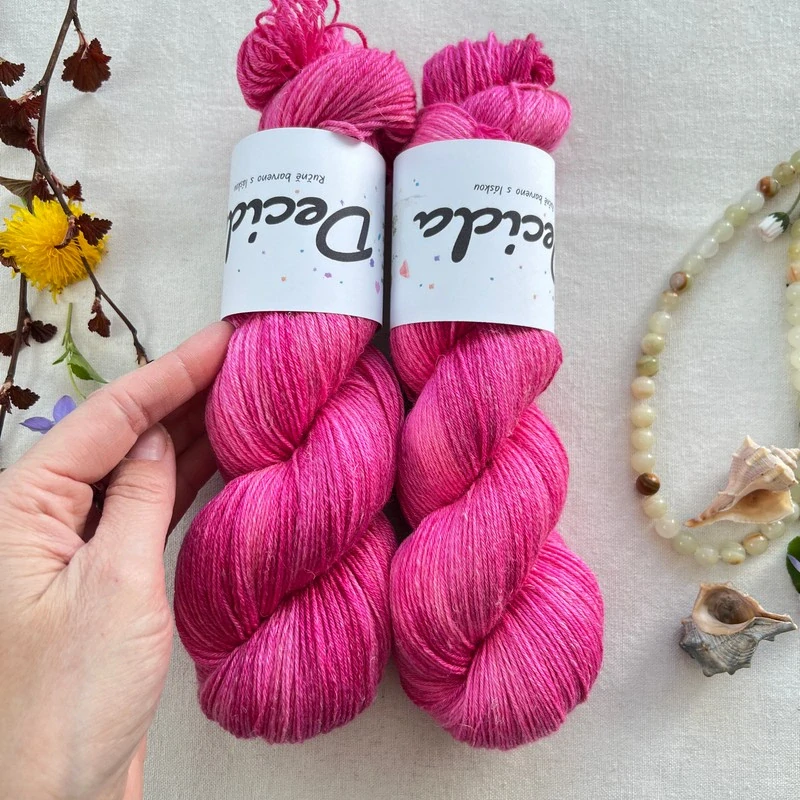 "Alba" 60% merino 20% hedvábí 20% len 400m 