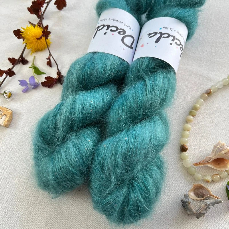 "Emerald Teal 3"- 64% superkid mohér 3% merino 10% flitry 23% hedvábí 400m/50g