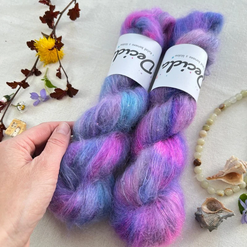 "Soraya" 64% superkid mohér 3% merino 10% flitry 23% hedvábí 400m/50g