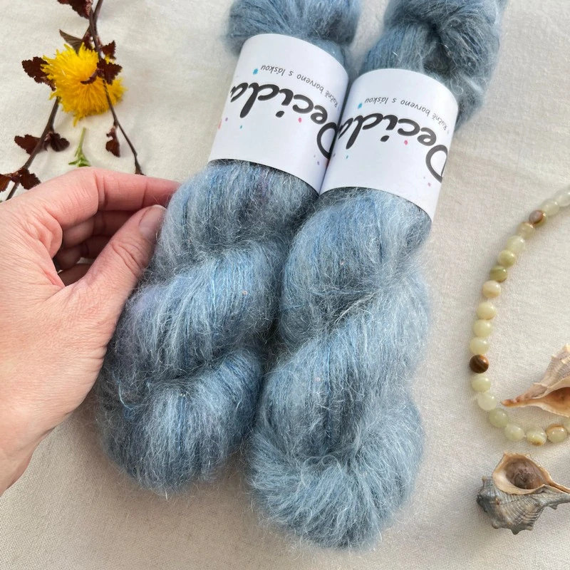 "Elio" 64% superkid mohér 3% merino 10% flitry 23% hedvábí 400m/50g