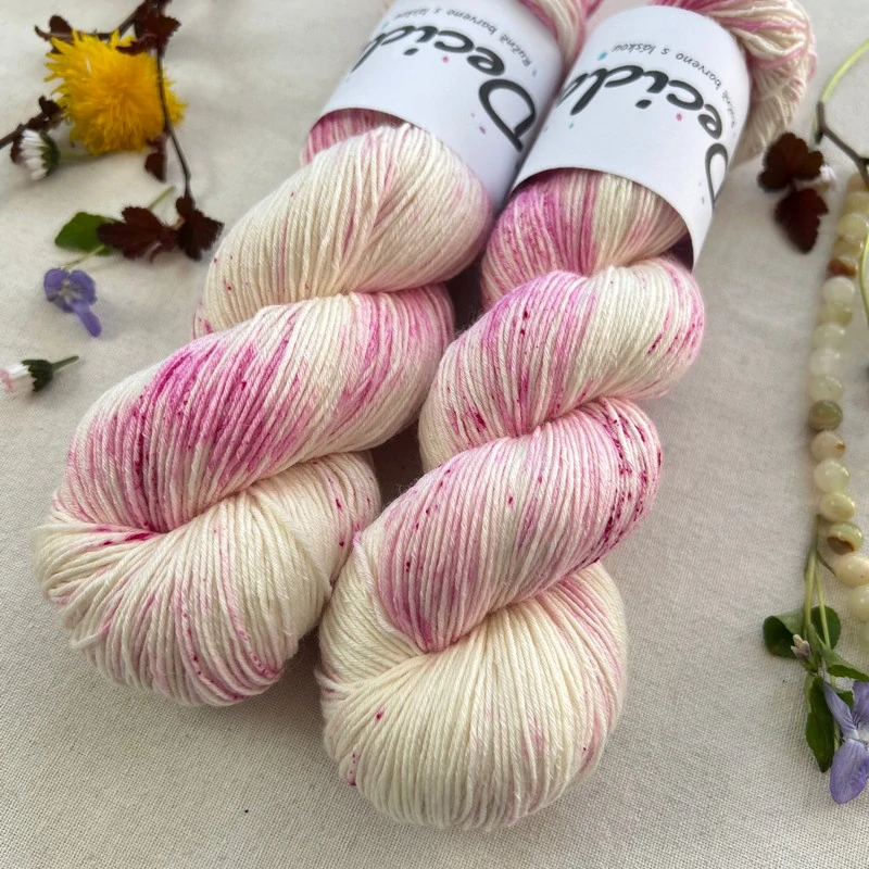 "Strawberry Milk 2" 80% merino sw 20% hedvábí 400m 