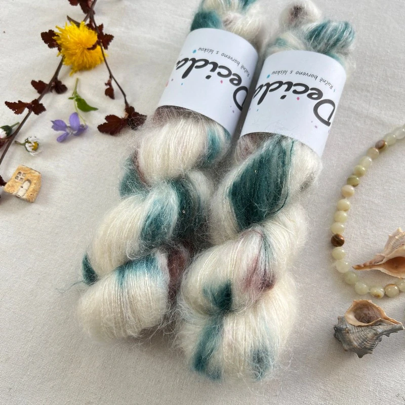 "Adrian 2" 64% superkid mohér 3% merino 10% flitry 23% hedvábí 400m/50g