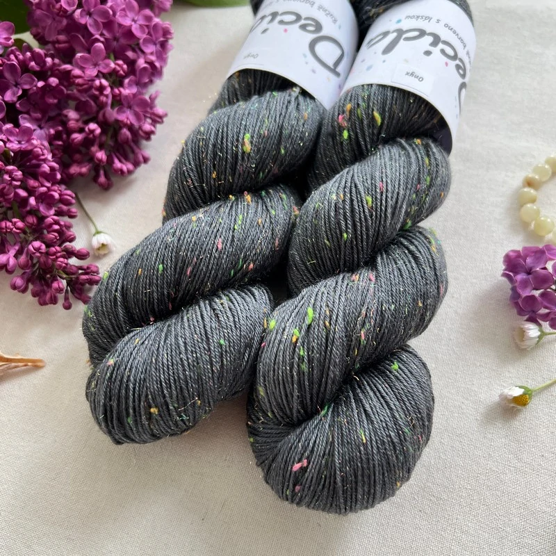 "Onyx"- 80% merino sw 10% donegal 10% stelina 400m/100g