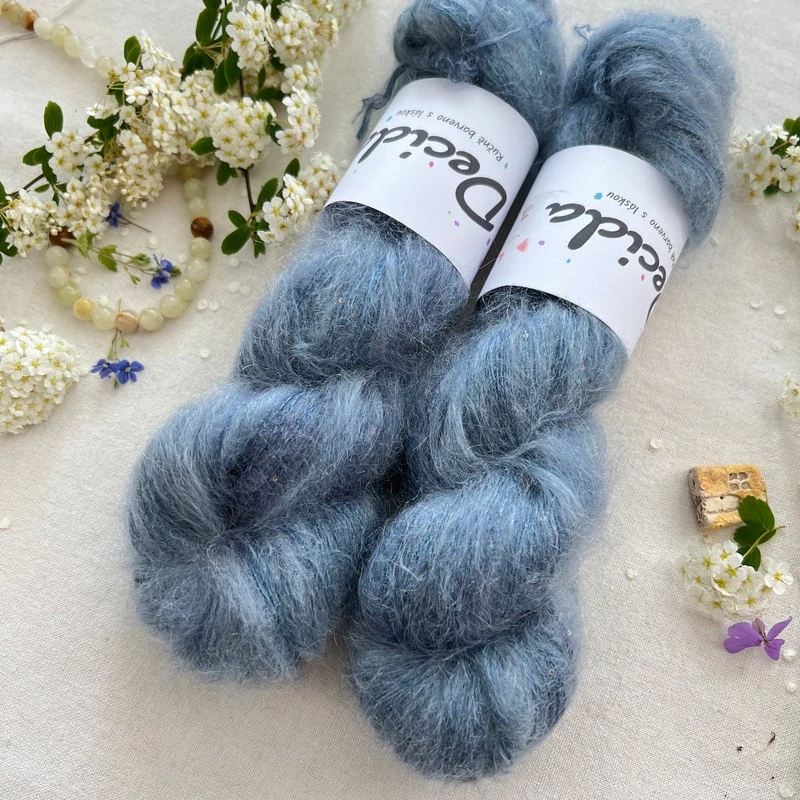 "Sonnet Mist" 64% superkid mohér 3% merino 10% flitry 23% hedvábí 400m/50g