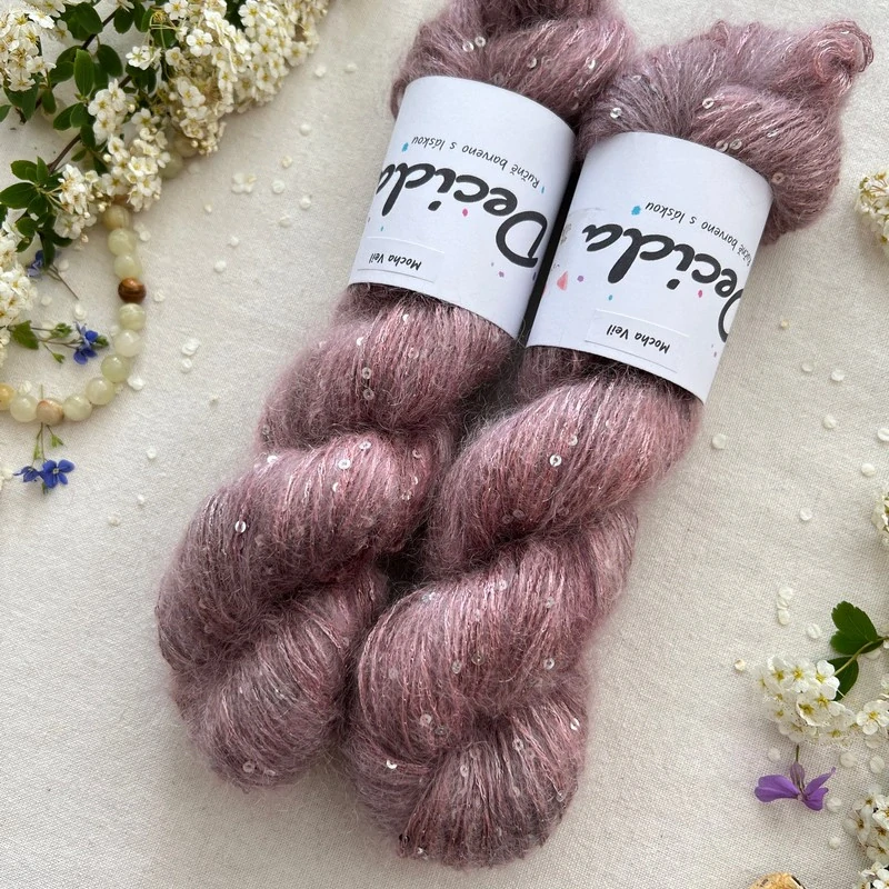"Mocha Veil" - 34% superkid mohér 11% hedvábí 41% nylon 14% polyester 195m/50g