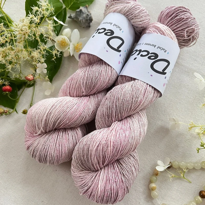 "Powder Veil" - 53% bambusová viskóza 47% buretové hedvábí 460m/100g