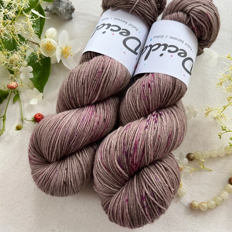 "Plum Truffle" EXTRA Merino sw/polyamid 400m/100g