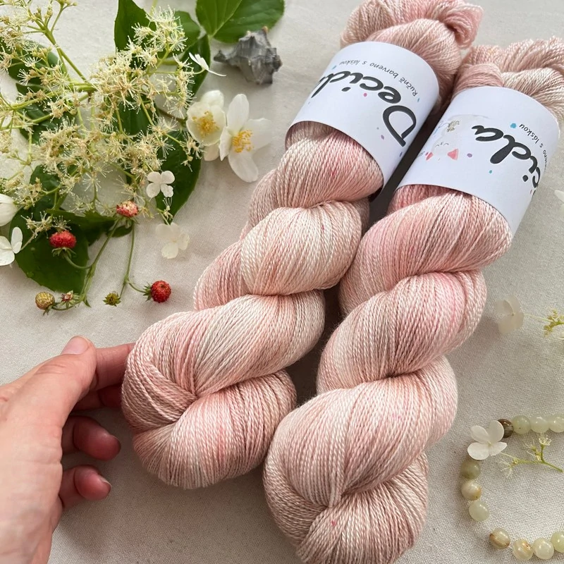 "Rosewater Silk" merino/hedvábí 50/50 800m