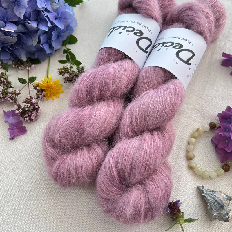 "Mauve Melody"- 64% baby alpaka 3% merino 10% flitry 23% hedvábí 400m/50g