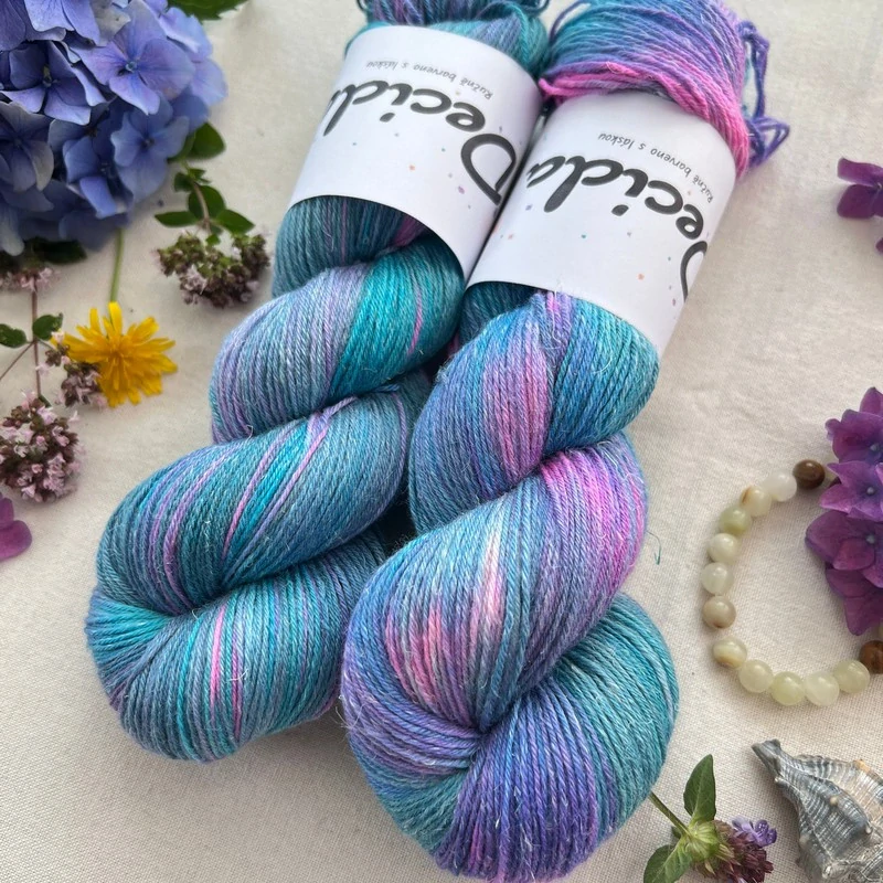 "Glacial Dream" 60% merino 20% hedvábí 20% len 400m 