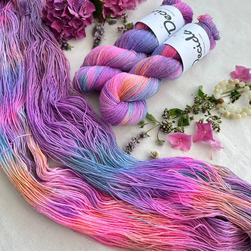 "Summer Bouquet" 60% merino 20% hedvábí 20% len 400m
