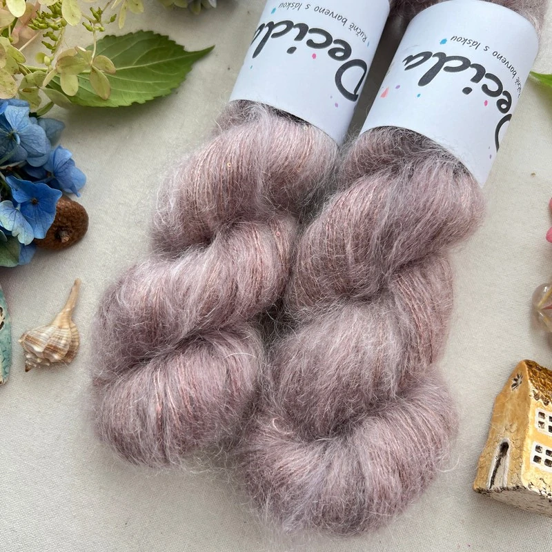 "Cusco" 64% superkid mohér 3% merino 10% flitry 23% hedvábí 400m/50g