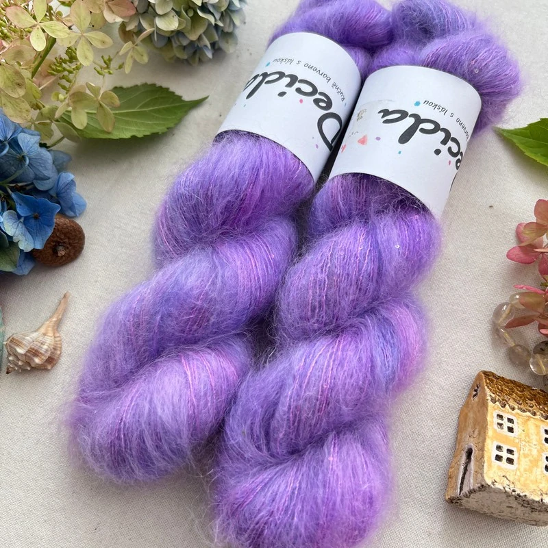 "Elaris" 64% superkid mohér 3% merino 10% flitry 23% hedvábí 400m/50g