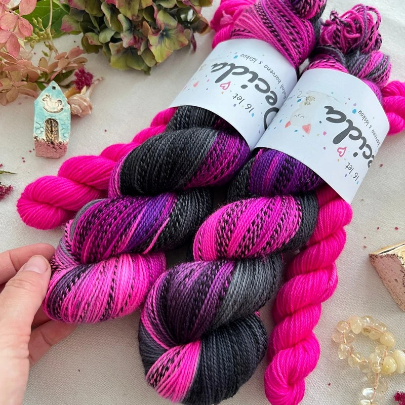 "Hot Extravagance 16" - ZEBRA Merino sw/nylon 365m set 120g
