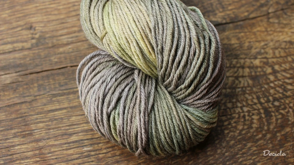 "Hrstka oliv"  Merino/hedvábí 4mm 