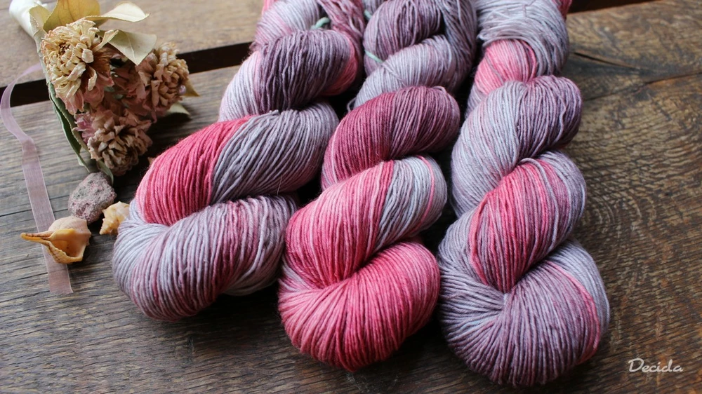 "Odkvetlé poupě"  extra MERINO se sw 3mm