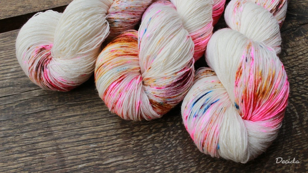 "Koření s hot pink"  Merino/hedvábí 2mm