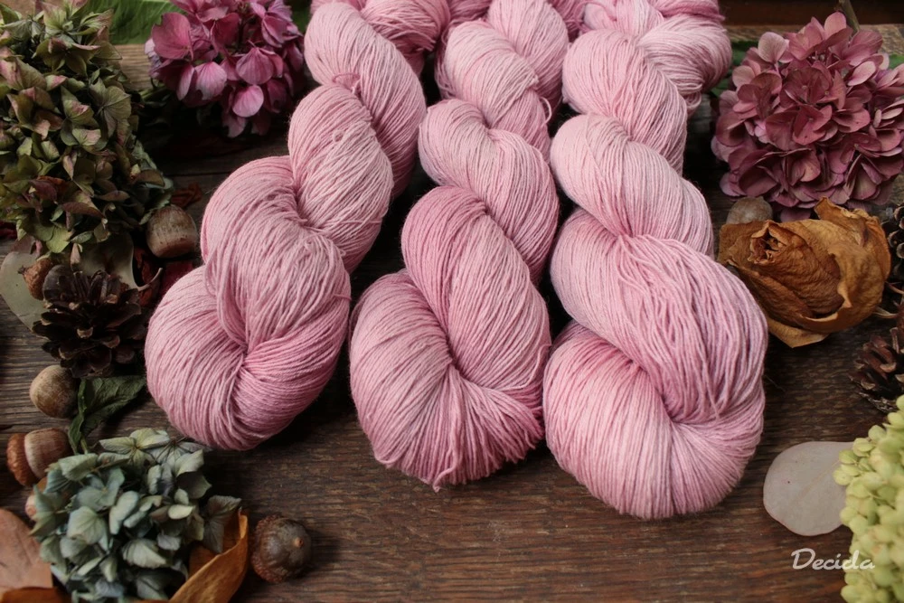 "Něžná starorůžová" merino/hedvábí 2mm