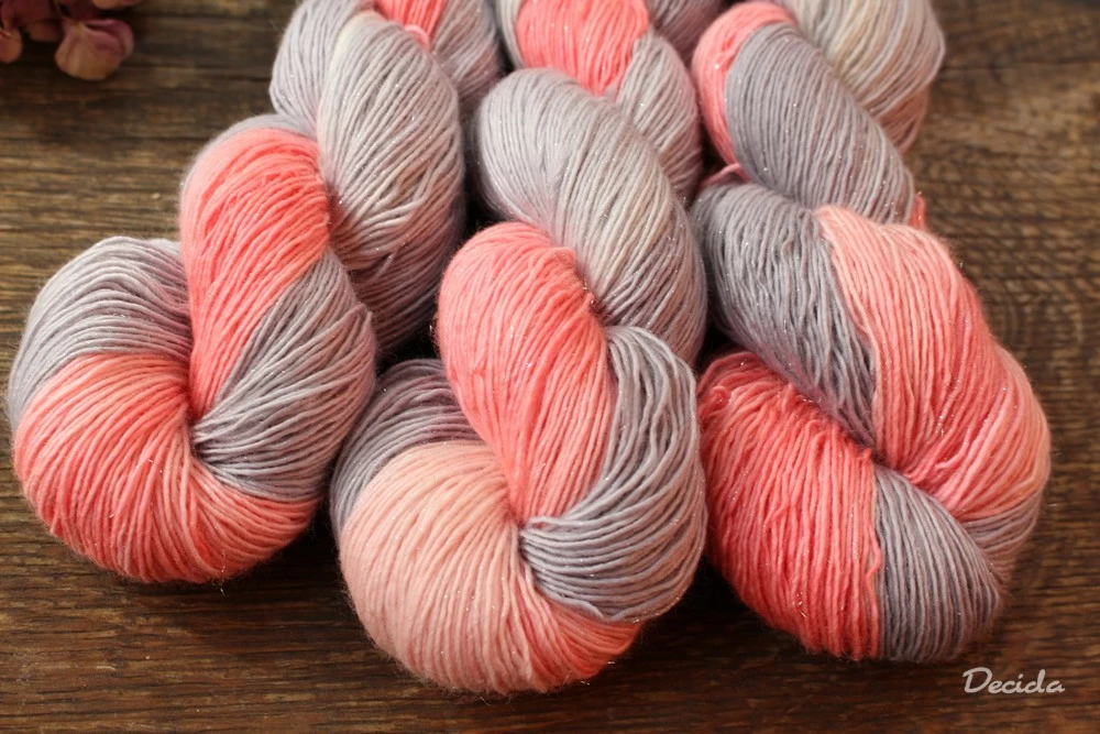 "Doteky" - merino SILVER