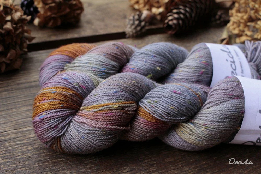 "Zadumaná" - merino a Donegal neps