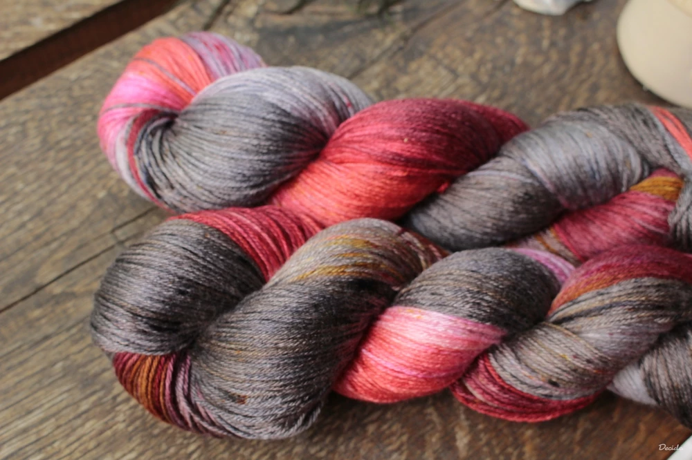 "Reina de la noche - merino/hedvábí 50/50 