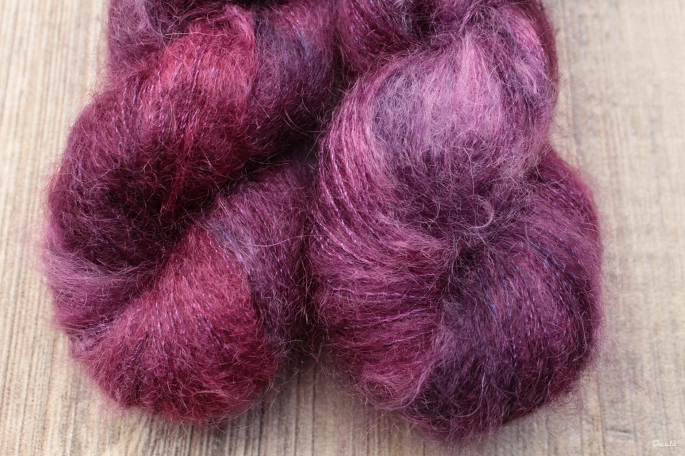 "Burgundy" - 72%mohér/28%hedvábí 50g NOVINKA