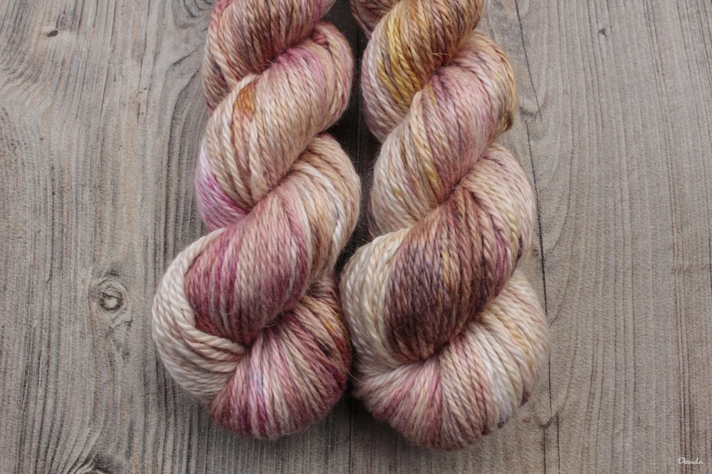 "Dried flowers" 70%alpaka/10%kašmír/20%hedvábí 166m