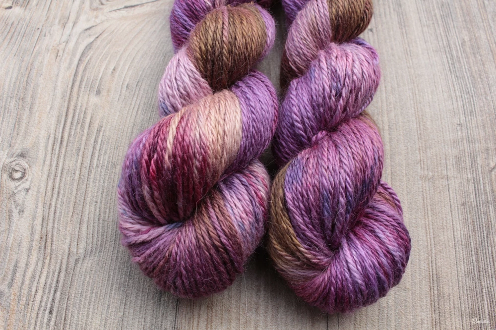 "Burgundy Clairet" 70%alpaka/10%kašmír/20%hedvábí 166m