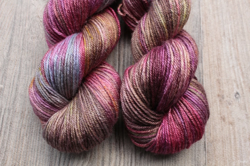 "Wine grape" merino/hedvábí 50/50 212m