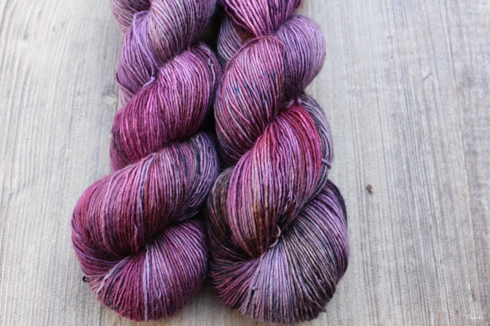 "Mysterious purple" -  Single MERINO 366m