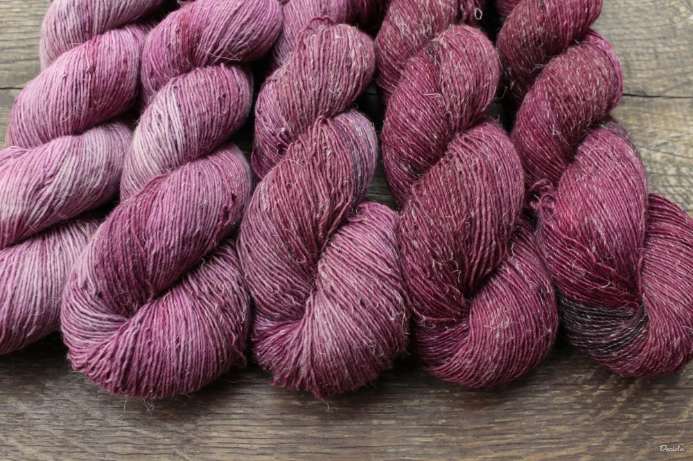 "Purple Fade" -  500g Single 90% Merino/10% Len 366m