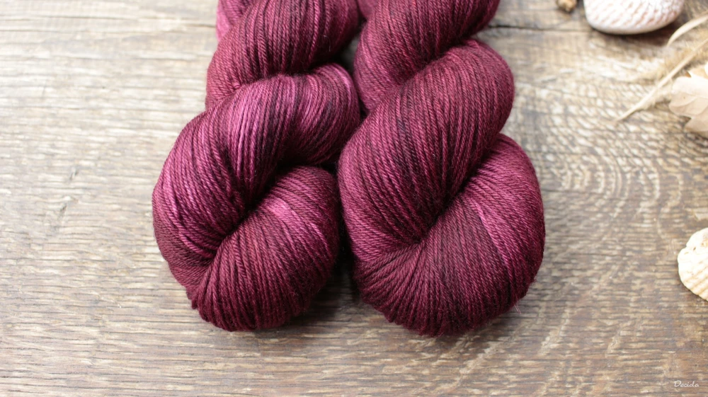 "Burgundy" - EXTRA Merino sw/polyamid 365m/100g