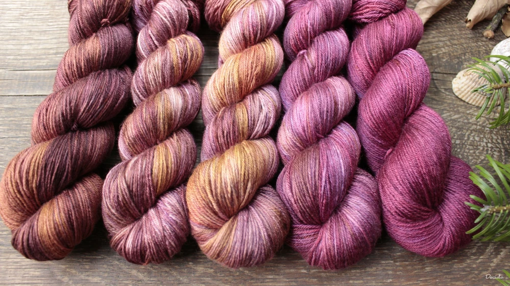 Fade Karamel Burgundy - merino/hedvábí 50/50 400m bez SUPERWASH