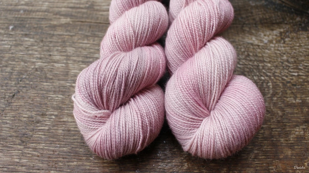 "Pudr" - 100g Merino sw/Nylon/Stříbrná nitka 400m