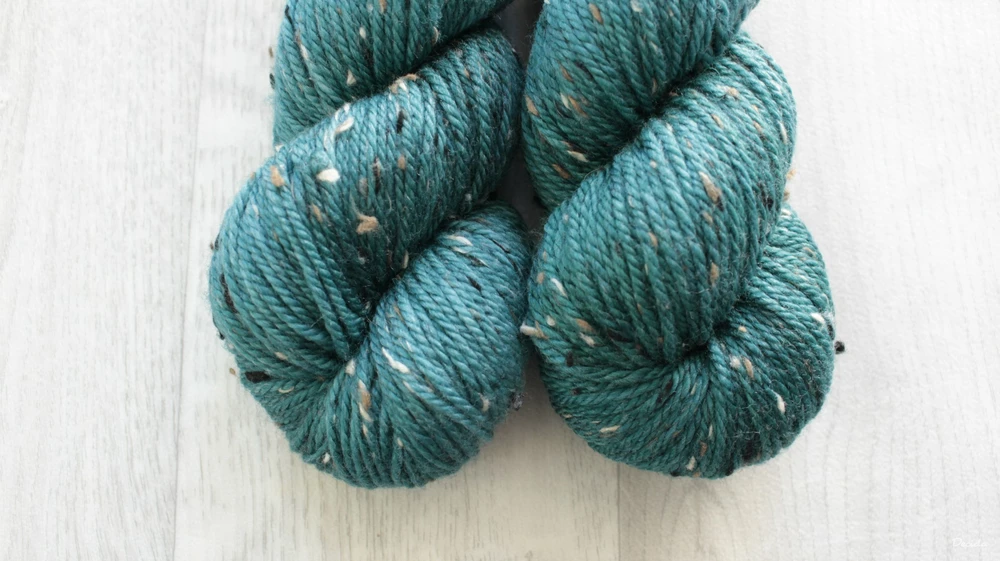 "Teal" - merino a Donegal neps ARAN 166m/100g